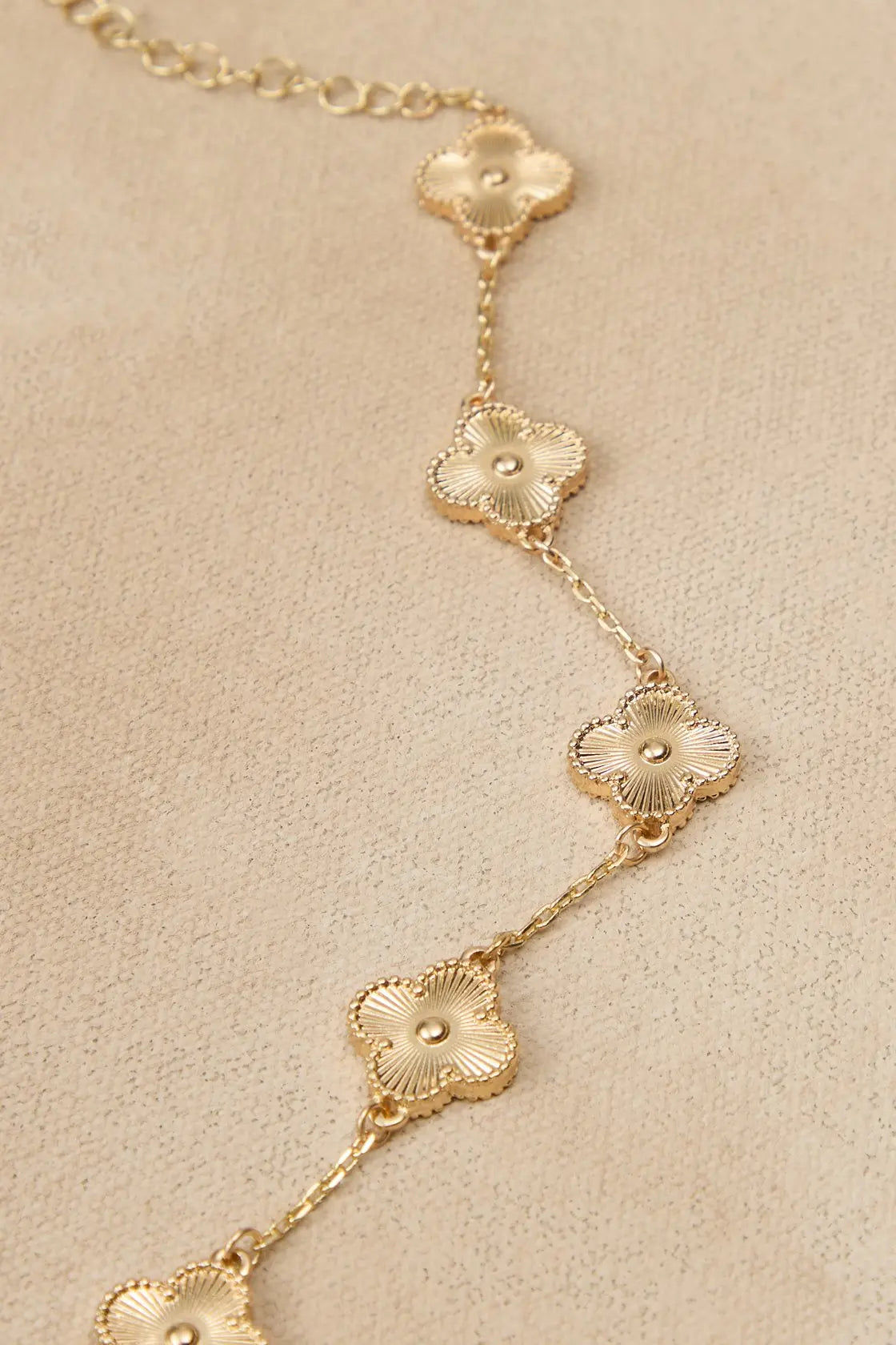 Fleur Charm - Gold Nezih