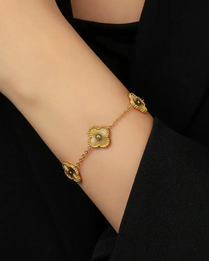 Fleur Charm - Gold Nezih